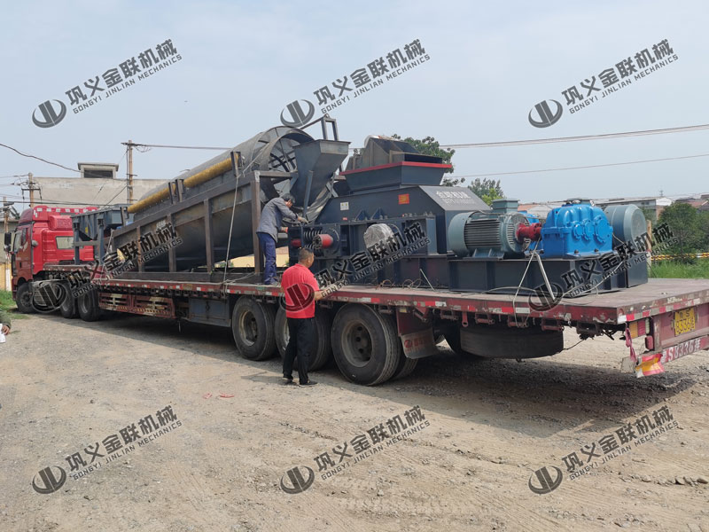 1200x800型液压对辊制砂机发往乌鲁木齐 鹅卵石制砂