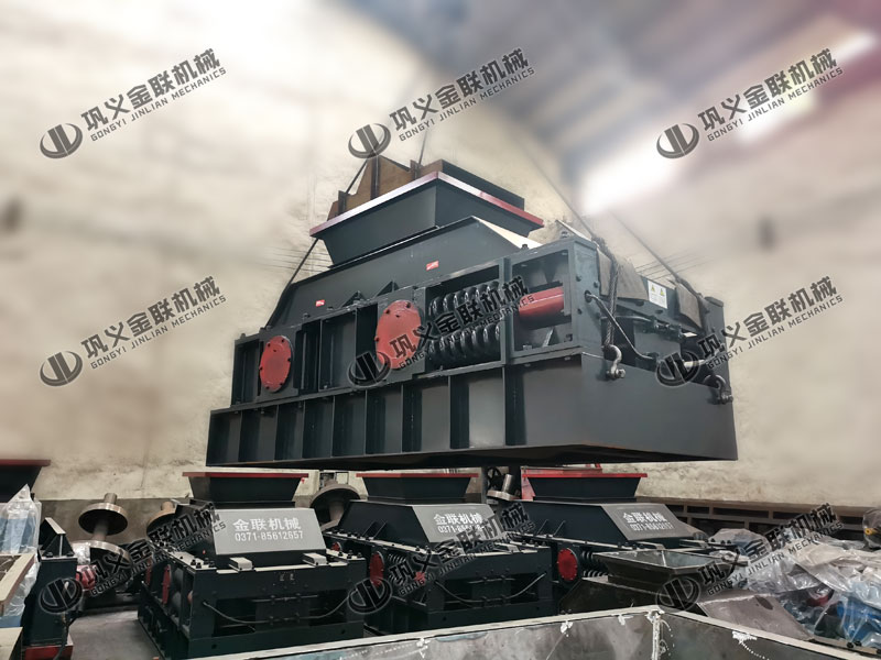 2PGY1200x800液压对辊制砂机发往吉林 石英石制砂