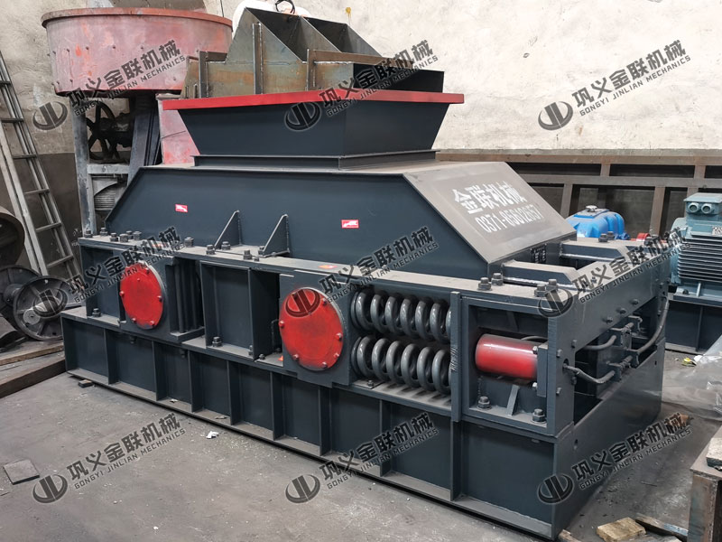 2PGY1200x800型半自动液压对辊制砂机发货图片