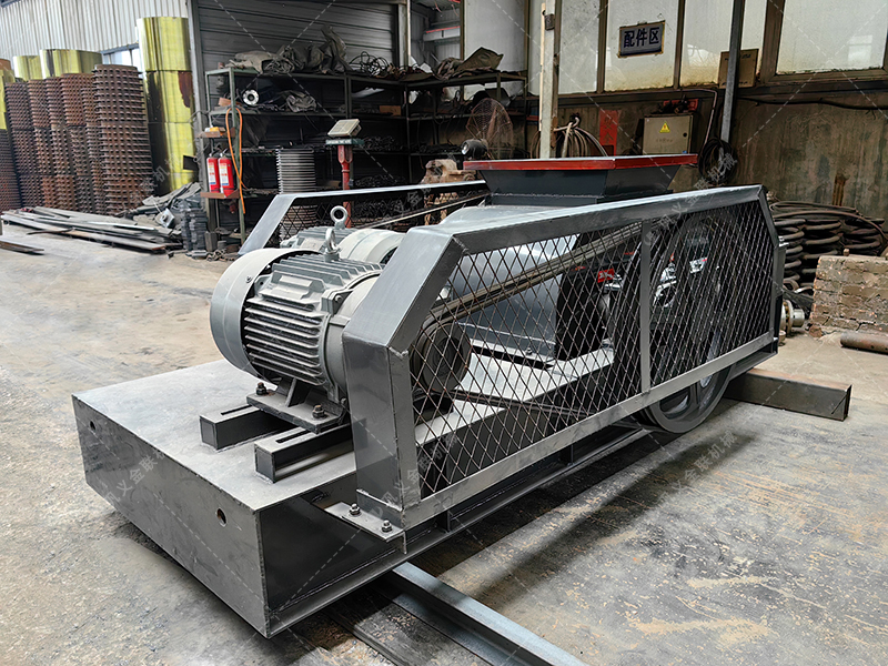 为何众多混凝土再生厂家,都将双齿辊破碎机视为生产线的 “定海神针”? 为何众多混凝土再生厂家,都将双齿辊破碎机视为生产线的 “定海神针”?